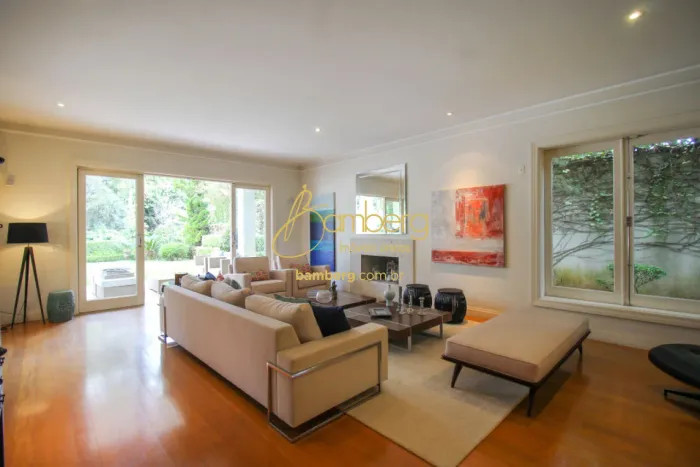 CASA VILA TRAMONTANO COM 4 SUÍTES