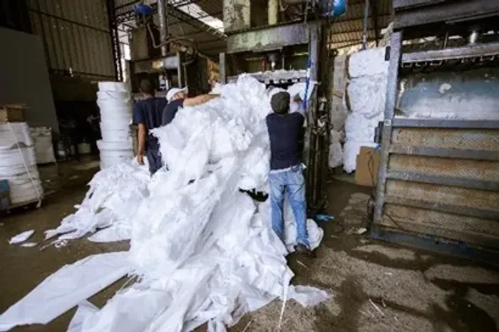 AJUDANTE GERAL VALINHOS/SP