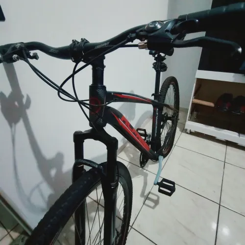 Mountain bike aro 29, quadro Alumínio ALFAMEQ, freio a disco, 21 marchas , kit Shimano
