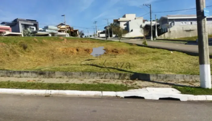 Oportunidade - Terreno em Condomínio - Residencial Mantiqueira - 412,37m²