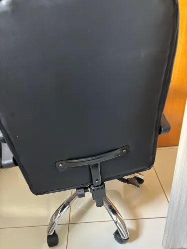 Vende-se cadeira de escritório