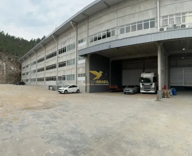 Oportunidade Única de Locação: Galpão Comercial - Distrito Industrial - São José - SC