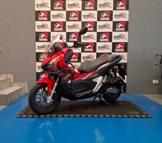 Honda Adv ano 2024 com apenas 3.000 km Original 