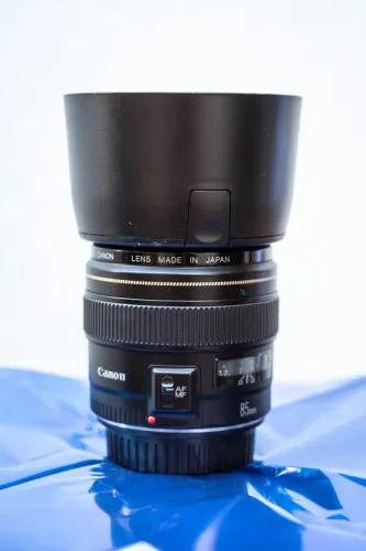 Lente Canon Ef 85mm F/1.8 Usm Com Parasol - Excelente Estado Com Caixa (Usado)