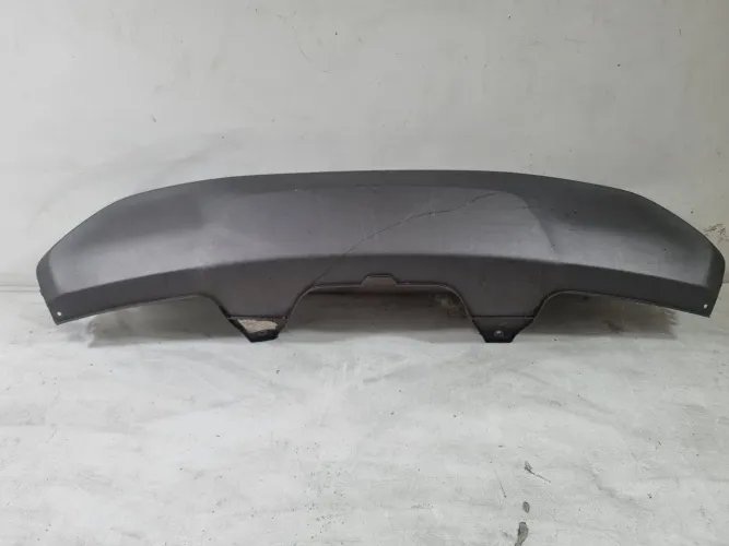 Aplique parachoque traseiro Chevrolet tracker 2020/2024 original