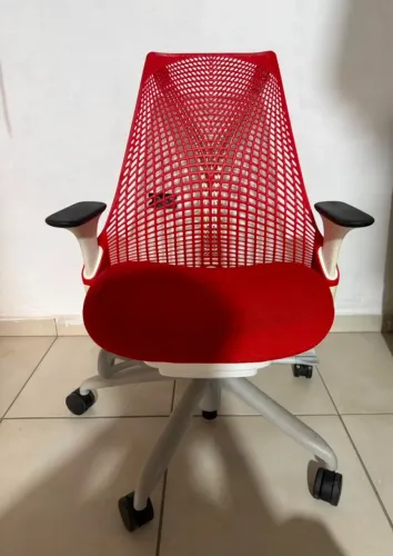 Cadeira Herman Miller Sayl Vermelha Completa