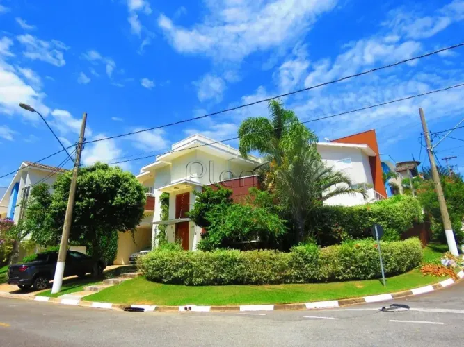 Casa à Venda no Condomínio Recanto dos Paturis em Vinhedo, no bairro Bosque.