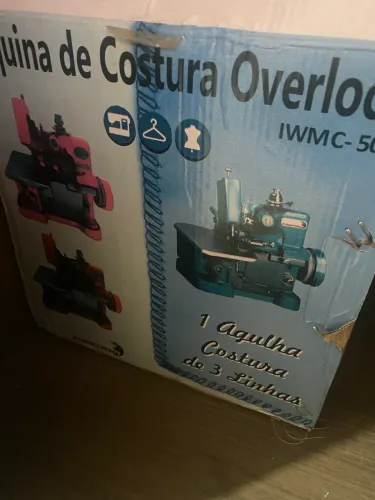 Máquina de costura overlock