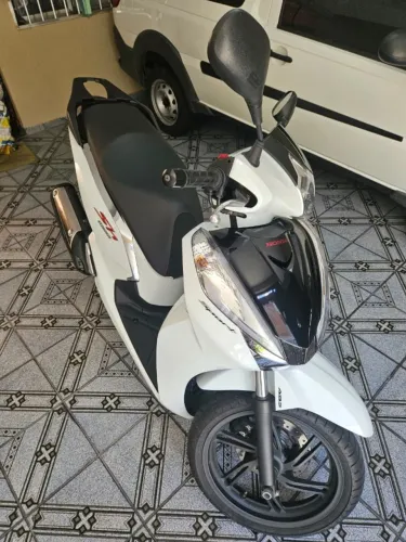 Honda SH300i Sport