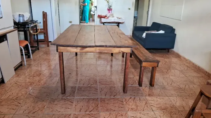 Mesa rústica madeira maciça de demolição (jantar/área externa/8 lugares) + banco