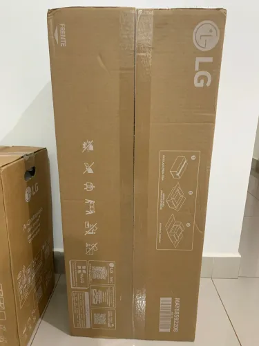 Ar-condicionado LG Dual Inverter AI Voice 12000 BTU Quente/Frio 220V