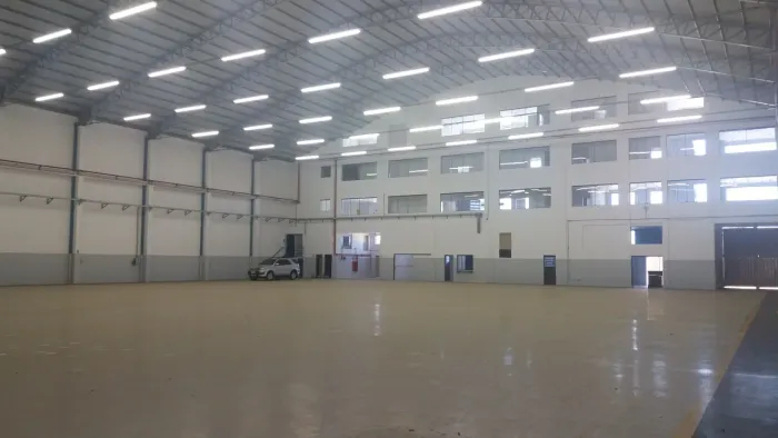 Hangar Sorocaba para aluguel e venda possui 2000 metros quadrados!!! Também tenho Hangar m