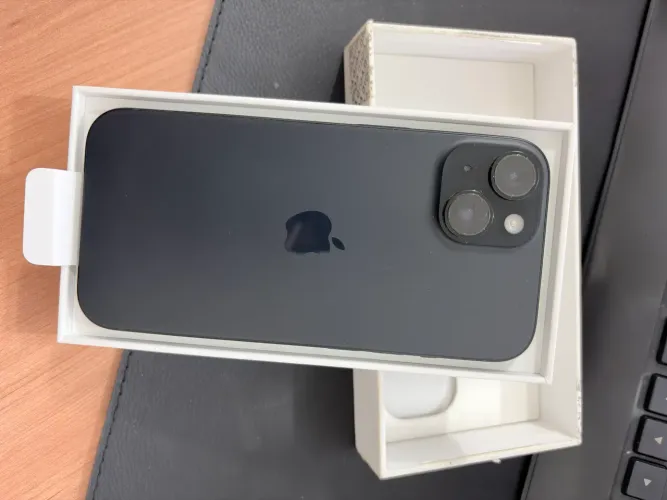 iPhone 15 black 128GB