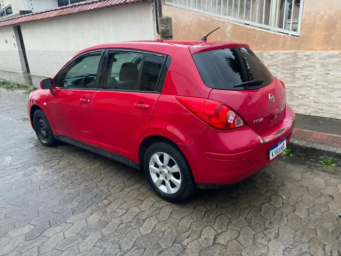 Nissan Tiida S 1.8/1.8 Flex 16V Mec. 2011