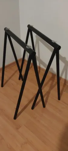Cavaletes e tampo de vidro