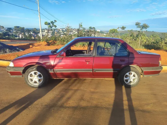 Chevrolet Monza GLS/ Hi-tech 2.0 EFI 2P E 4P 1996