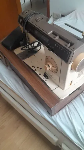 Máquina de costura Singer