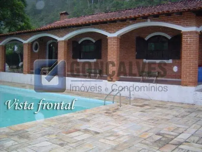 Sítio Residencial com Piscina em Ibiúna (Centro) 3 dormitórios, 5 vagas