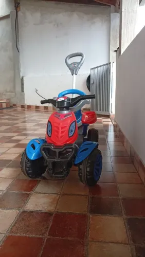 Quadriciclo infantil homem aranha