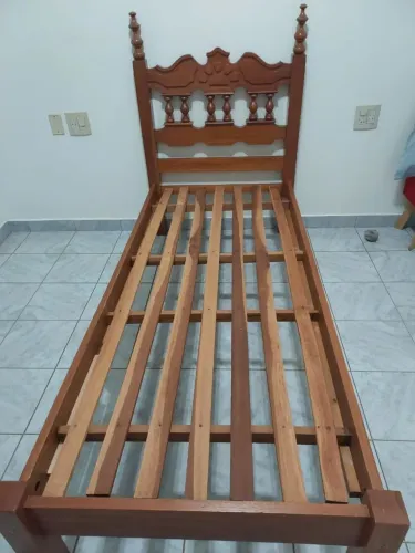 Cama solteiro madeira