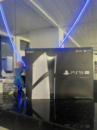 PS5 PRO 2TB lacrado com 1 ano de garantia. Aceito cartão E seu console na troca.