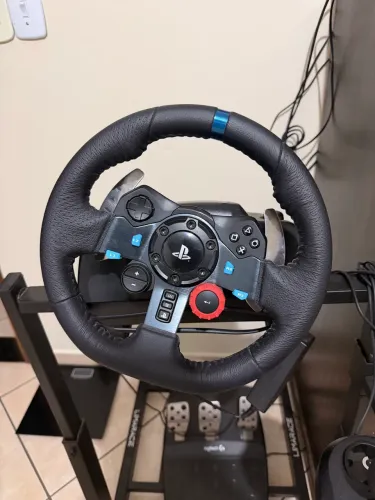 Volante logitech G29, com câmbio driving force e suporte