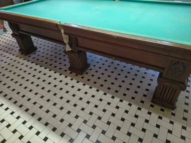 Mesa De Sinuca Oficial Tujague Colonial Completa Com Bolas Aramith