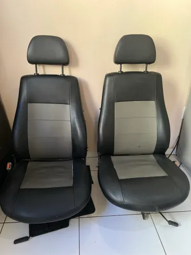 Vendo jogo de bancos gol G2,G3 em ótimo estado de conservação!