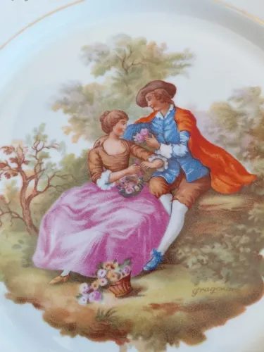 Prato em porcelana decorativo, um exemplar da manufatura alemã Schwarzenhammer