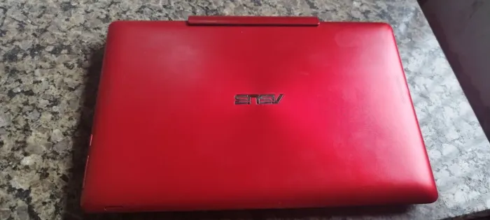 Notebook Asus Transformer Book vira tablet
