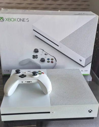 XBOX ONE S 1TB