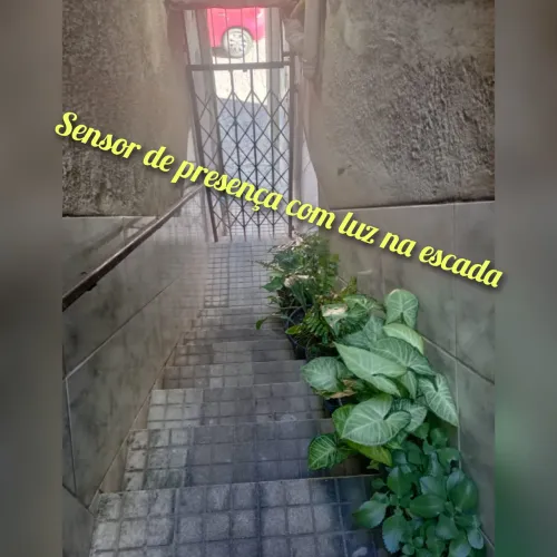 Apartamento segundo andar /Alto do Cemitério/Leopoldina/MG