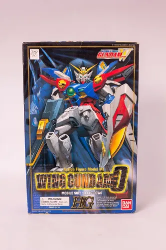 Bandai 1/100 scale High Grade (HG) Wing Gundam Zero model kit Mobile Suit Gundam