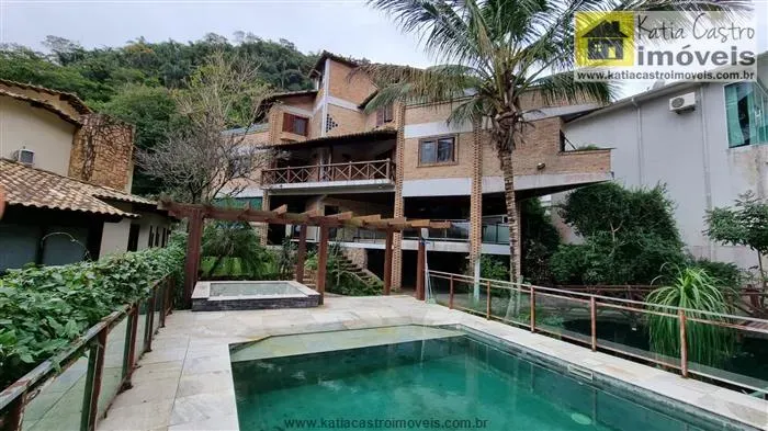 Casas em Condomínio para venda em Niteroi no bairro Itacoatiara