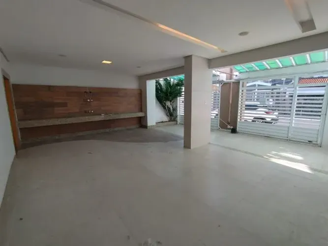 CASA REFORMADA 4/4 NA MELHOR LOCALIZAÇÃO DO LUZIA Aracaju-Se