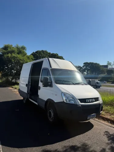 Iveco Daily City 30s13 Furgão 2P (diesel) 2019