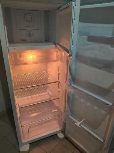 Vendo Geladeira