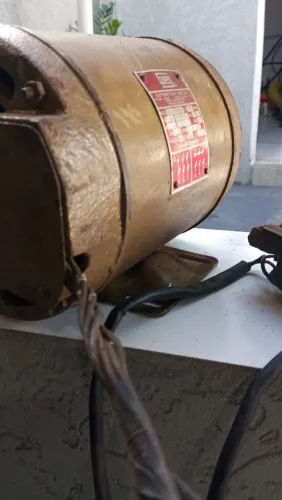 Motor trifásico 1 CV