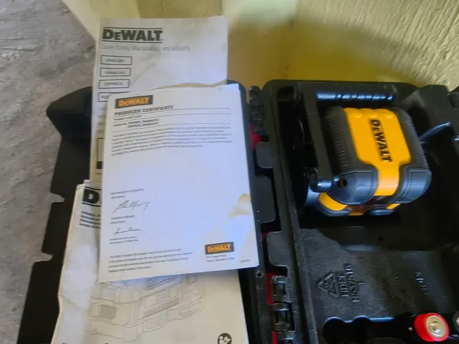 Nível Laser Dewalt DW802 - 2 Linhas Vermelhas