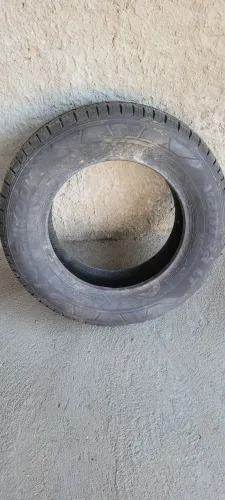 Vende-se pneu aro15