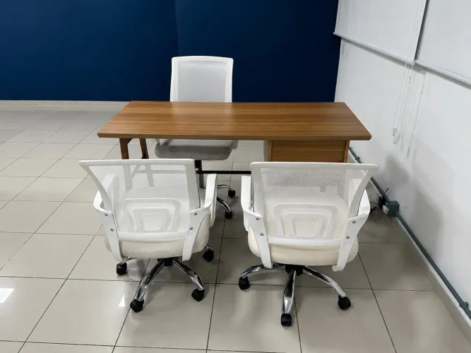 Conjunto Executivo Abracasa - Mesa + Cadeira Diretor + 2 Cadeiras de Atendimento