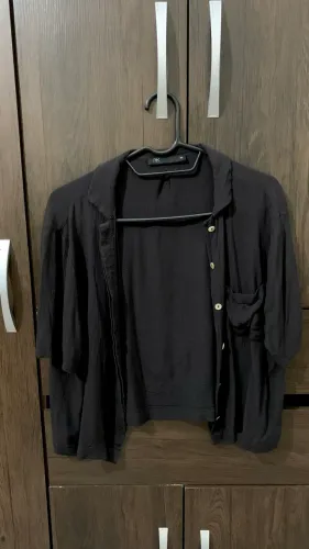 Camisa de botão preta