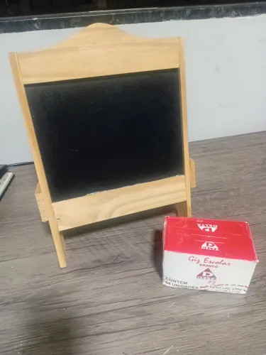 Quadro de giz de madeira 