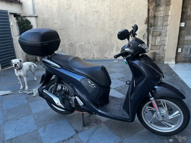 Vendo SH 150i.