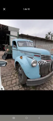 Caminhão Chevrolet gigante 1946 (para restauro)