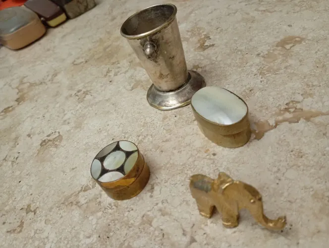 Pequenas peças antigas