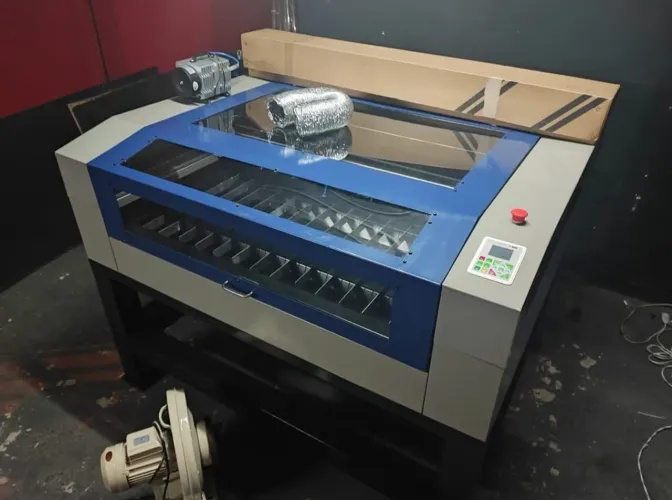 Máquina corte a laser CO2 1000x800