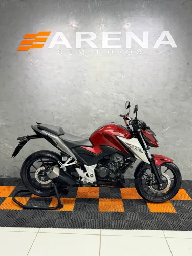 HONDA CB300F ANO: 2026 - EXTRA