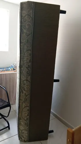 Cama box solteiro em bom estado de conservação.valor negociável