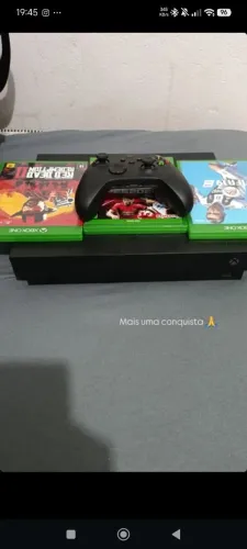 XBOX ONE X (VAI COM 3 JOGOS, 2 CONTROLES, E CABO)